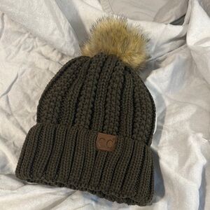 Ladies CC lined sweater knit toboggan with faux fur pompom